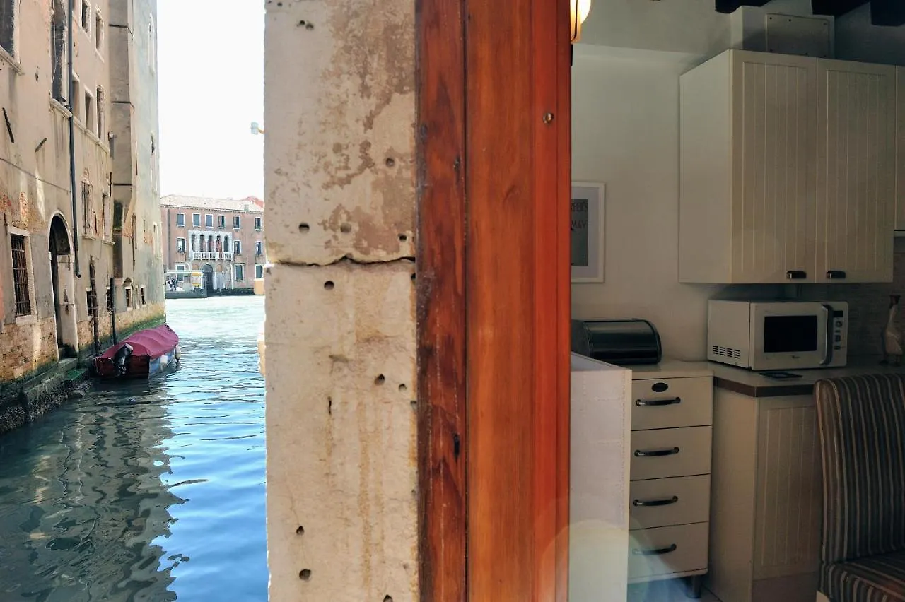 Cà Molin, meraviglioso affaccio sul canale Appartamento Venezia